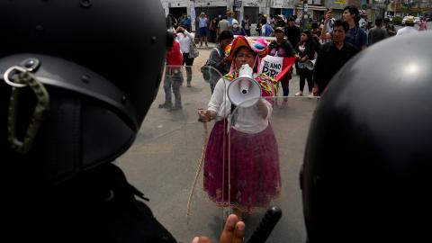 Maruja Inquilla Sucasaca protestiert am vergangenen Samstag in Limas Regierungsviertel