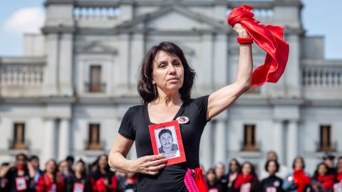 «Cueca Sola», Das Kollektiv der tanzenden Frauen, gedenkt in Santiago de Chile der Verschwundenen
