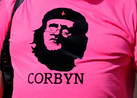 Jeremy Corbyn stilisiert als Che-Guevara-Grafik auf einem T-Shirt