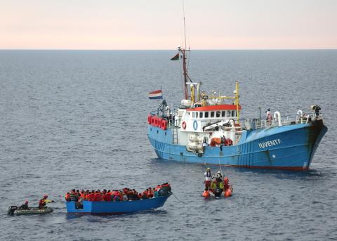 das Schiff «Iuventa» der Initiative Jugend Rettet bei einem Einsatz vor der libyschen Küste