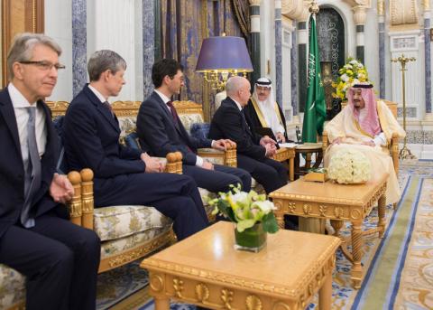 saudische König Salman Ibn Abd al-Asis empfängt am 18. Februar 2018 in Riad Bundesrat Ueli Maurer