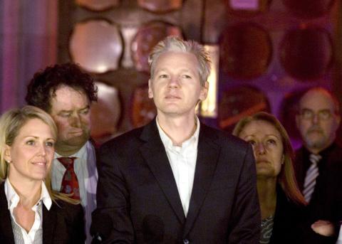 Julian Assange bei einer Anhörung in London 2010