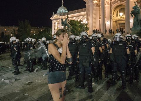 Szene an den Antiregierungsprotesten im Juli in Belgrad