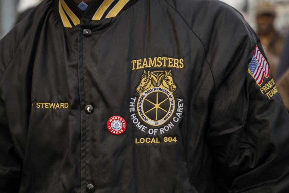Jacke der Gewerkschaft Teamsters mit Stickereien des Gewerkschaft-Logos