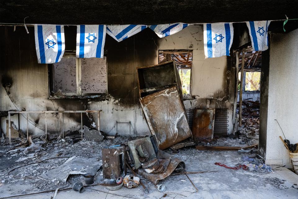 zerstörtes Haus im Kibbuz Nir Oz